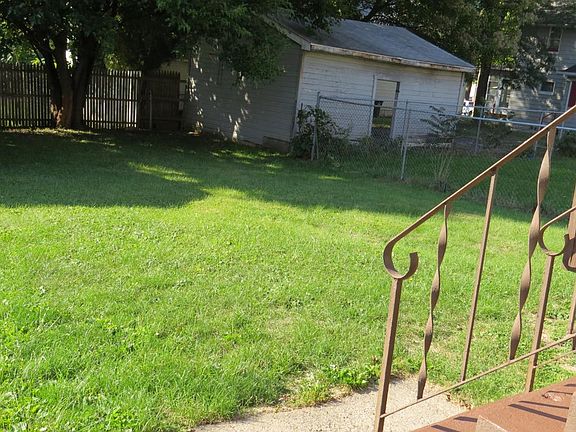 4th image of 1296 Herberich Ave
