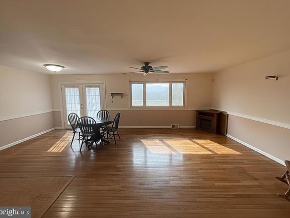4th image of 303 Mackintosh Dr