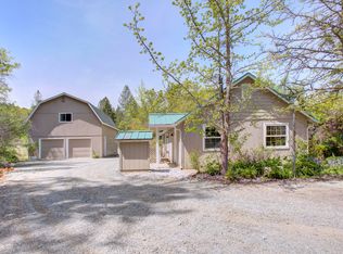 223 Crystal Springs Rd, Grants Pass, OR 97527