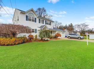 11 Dollard Dr, North Babylon, NY 11703