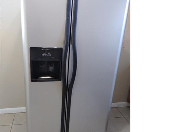 4th image of 723 22nd St APT B