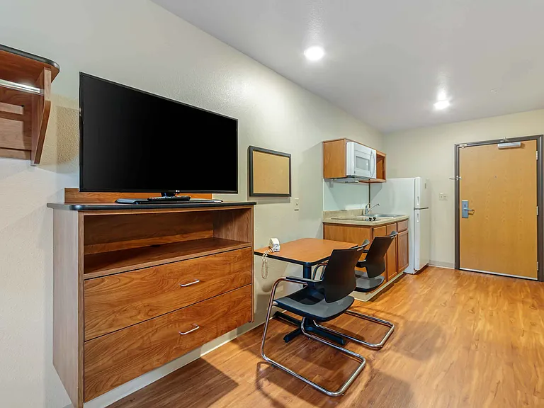 Studio Suite - 2 Full Beds