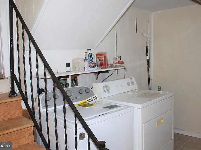 413 Dickinson Rd — Photo 15
