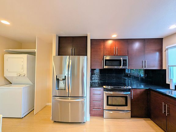 3rd image of 109 S Lake Merced Hls APT 1E