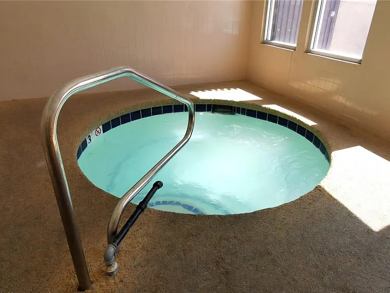 4400 Sandy River Dr #16 — Photo 32