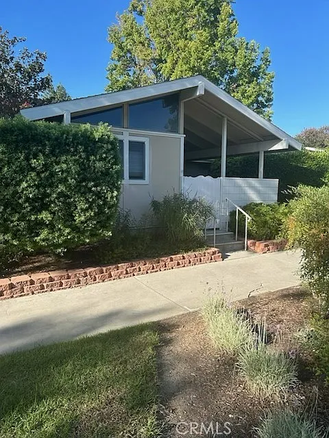 2 bed, 1.5 bath, 950 sqft, $3,250 — Photo 1