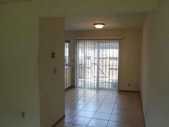 3rd image of 304 Heredia Ct