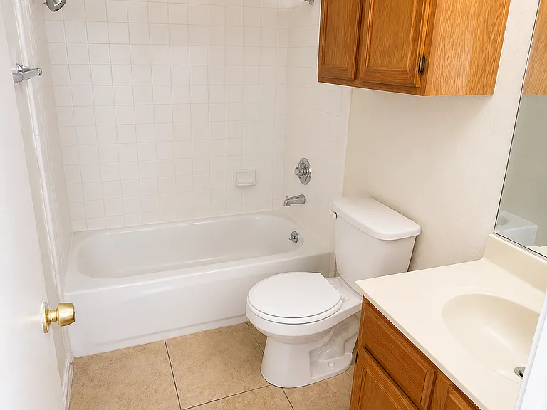 1710 Benttree Dr #B — Photo 10
