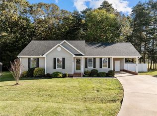 12 Lea Ln, Mebane, NC 27302