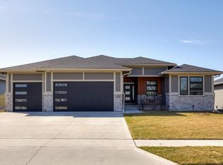 14506 Catalpa Dr, Urbandale, IA 50323