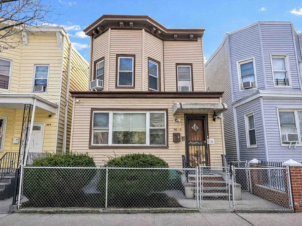 9612 34th Ave, Corona, NY 11368