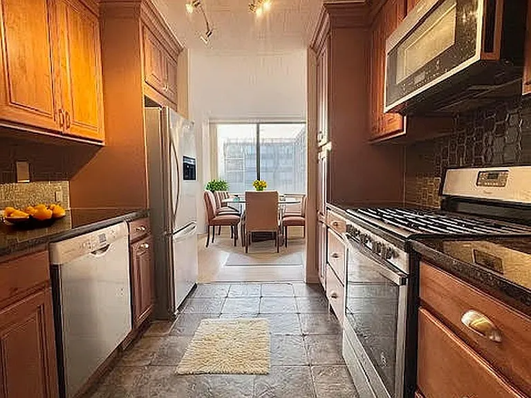 9060 Palisade Ave #811 — Photo 7