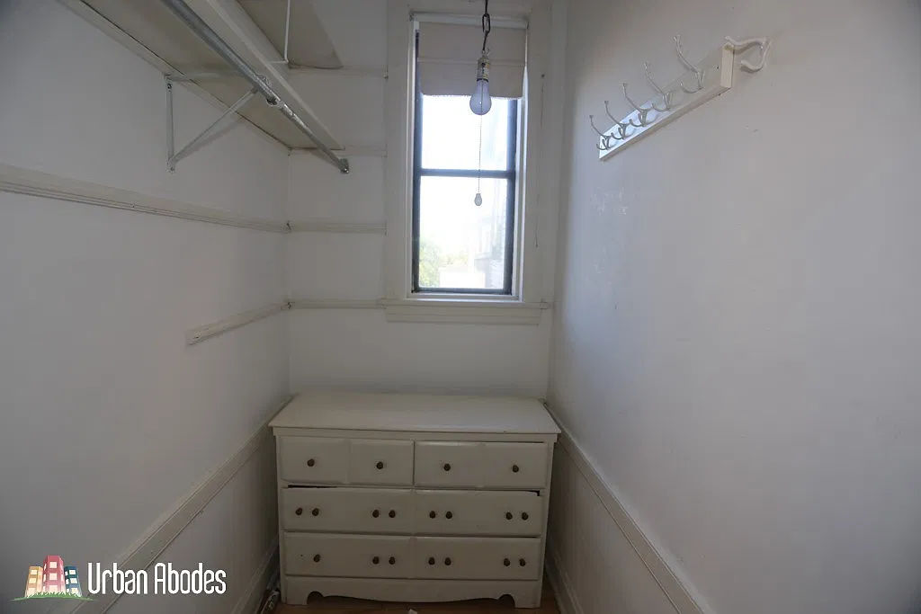 2 bed, 1000 sqft, $2,400 — Photo 3