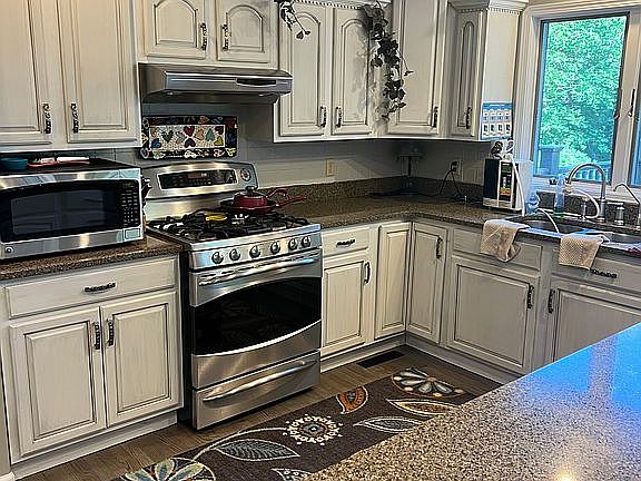3rd image of 22672 Remington Ct