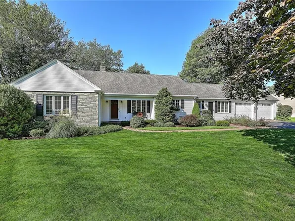 47 Newell Dr, Cumberland, RI 02864