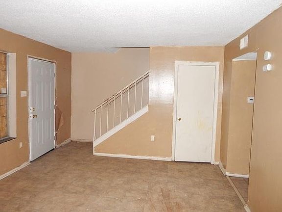 2nd image of 3650 Chesterwood Dr
