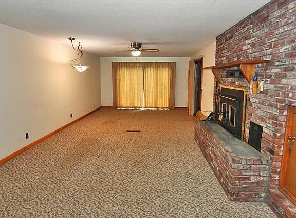 5th image of 2417 Sunny Ln
