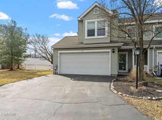 30 Justine Ct, Rensselaer, NY 12144