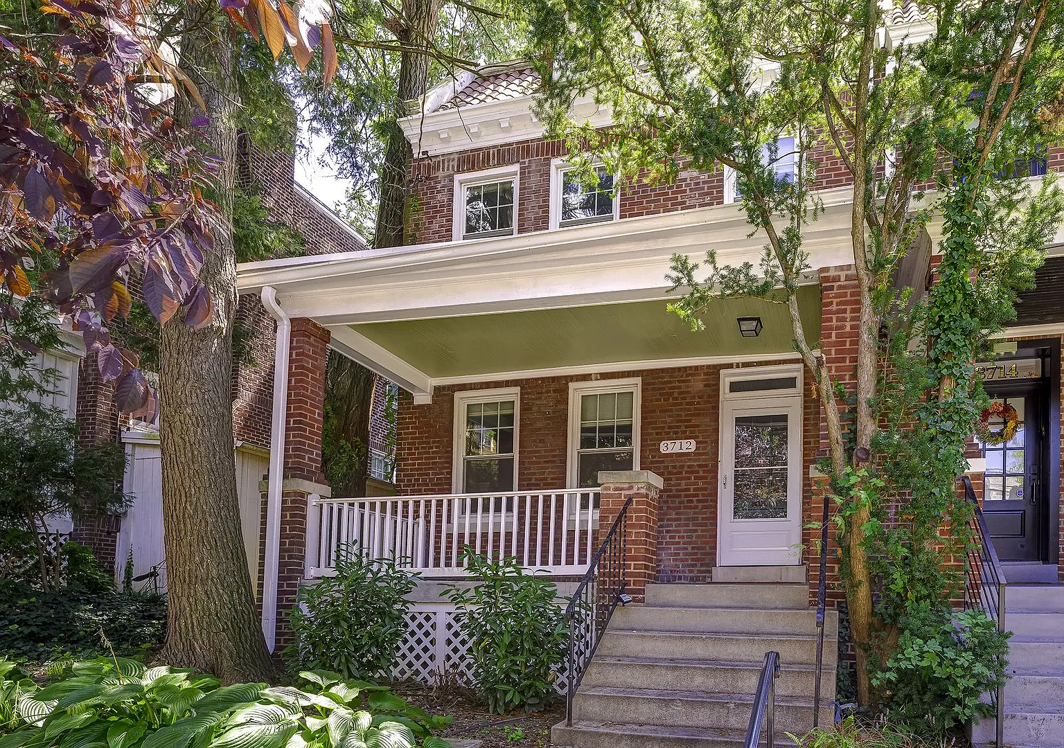 Wonderful 4 BR 2.5 Bath house in Cathedral Heights — Photo 1