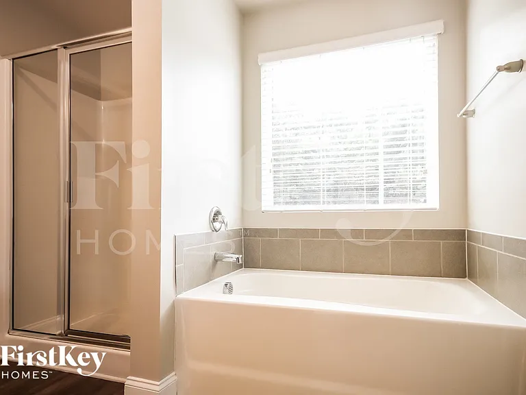9018 Evans Woods Dr — Photo 9