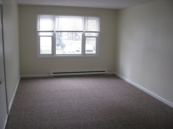 2nd image of 79 Franklin St #11