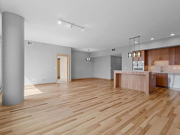 5th image of 740 Portland Ave #1415