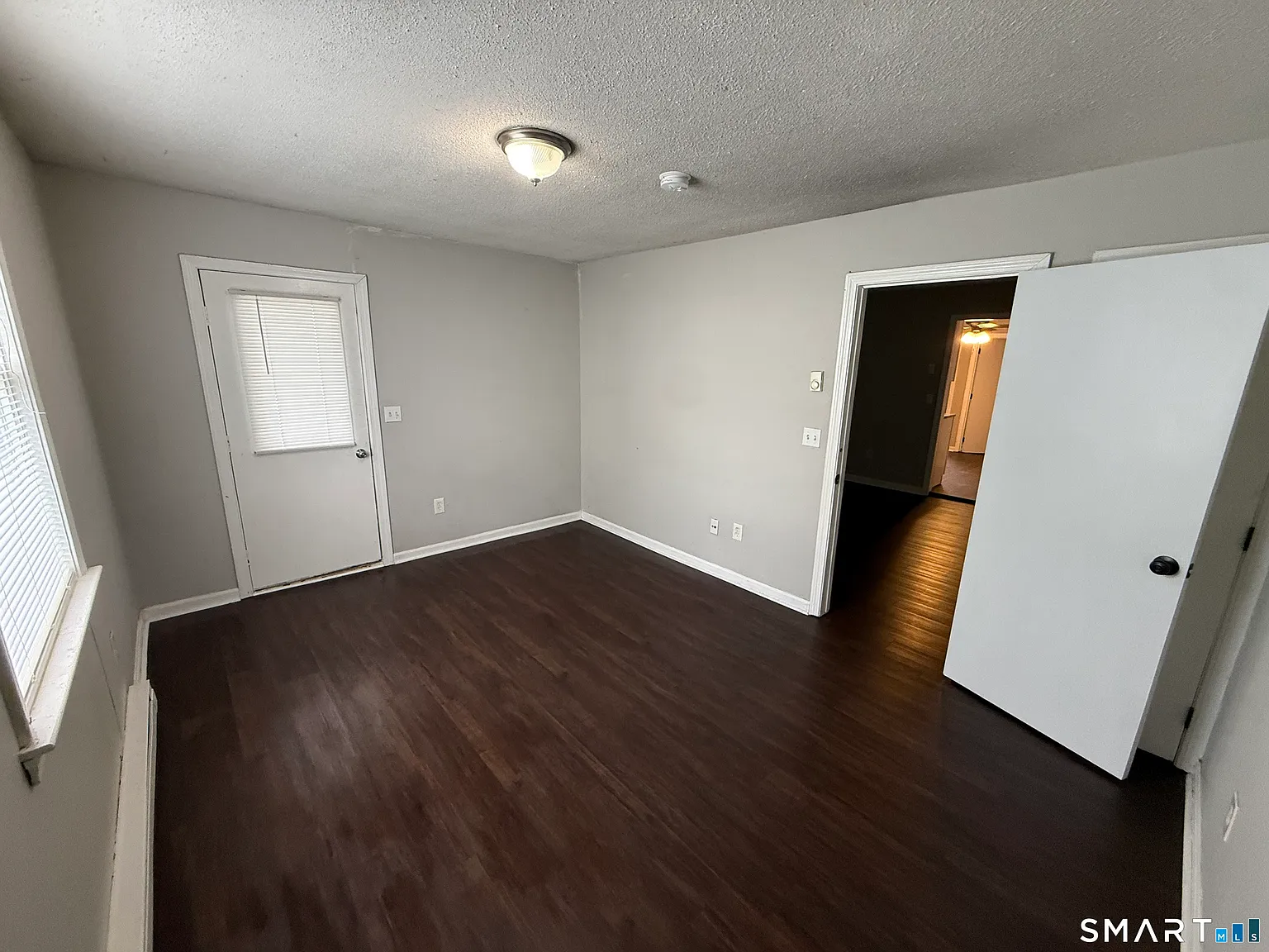 2 bed, 1.0 bath, 822 sqft, $1,800 — Photo 3