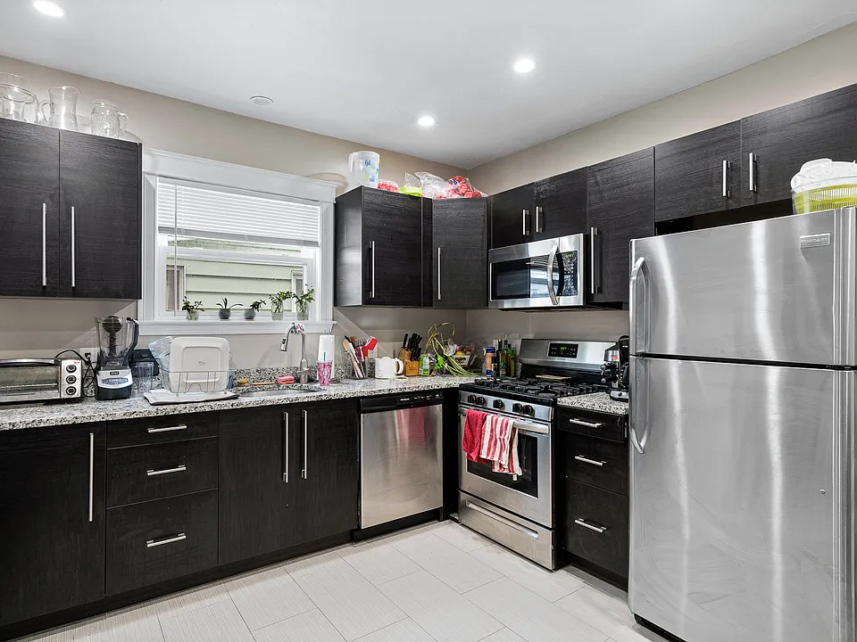79 Saxton St #3
