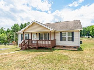184 Mondana Ln, Hillsville, VA 24343