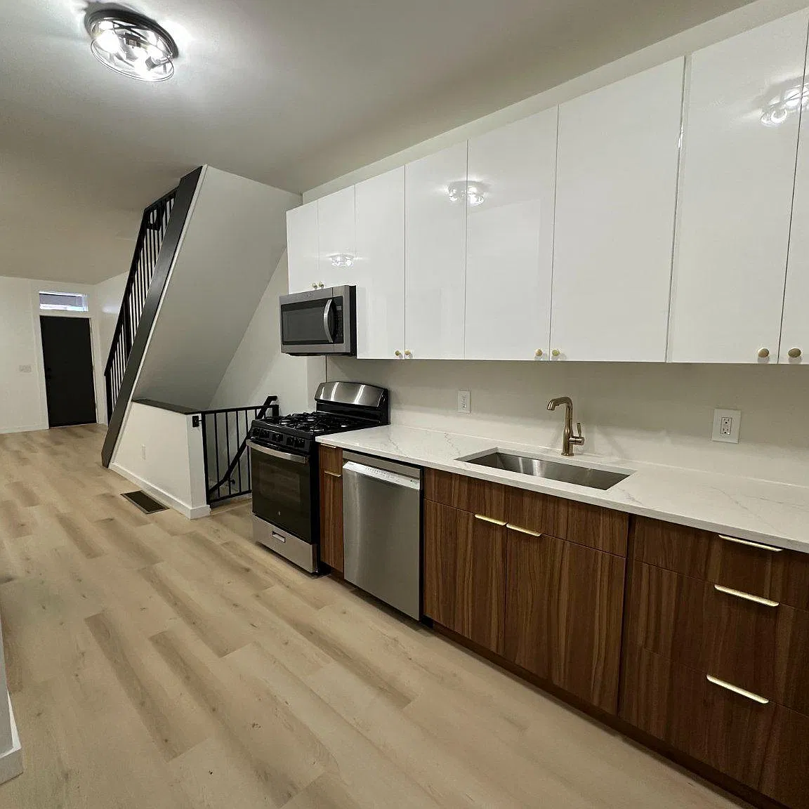 4 bed, 2.0 bath, 1352 sqft, $1,750 — Photo 3