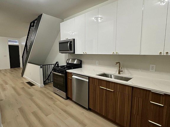 3rd image of 4824 N Carlisle St