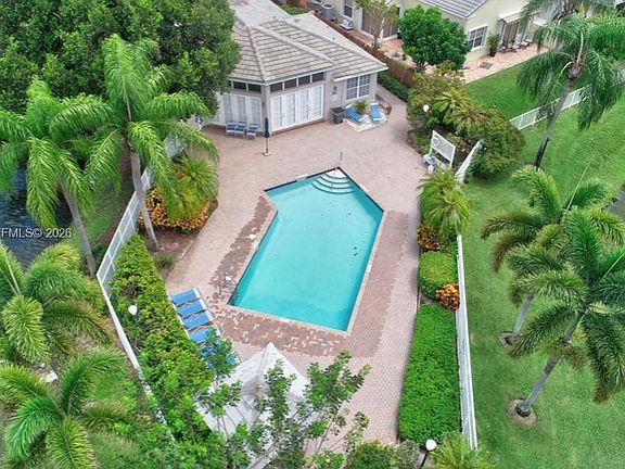 4th image of 8291 Hampton Wood Dr