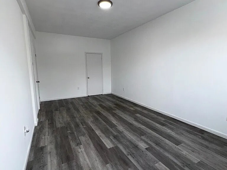 513 Emmett St — Photo 8