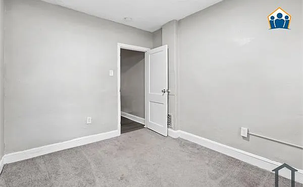 2511 W Oakdale St — Photo 14