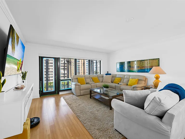 5100 N Ocean Blvd #702 — Photo 3