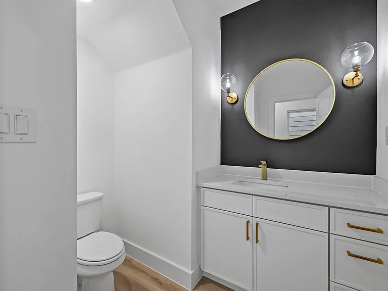 2413 Easley St — Photo 21
