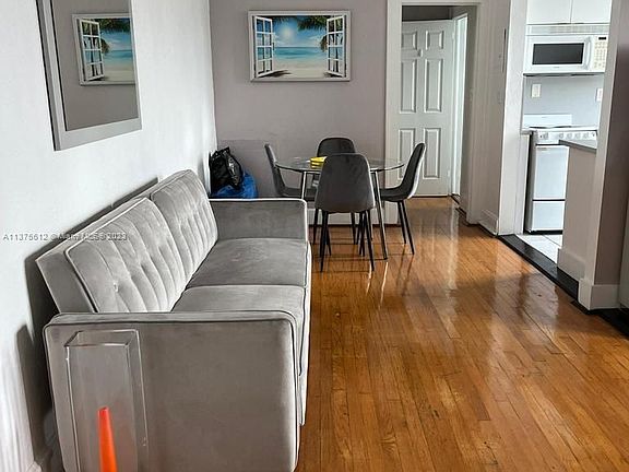 4th image of 1611 Michigan Ave APT 26