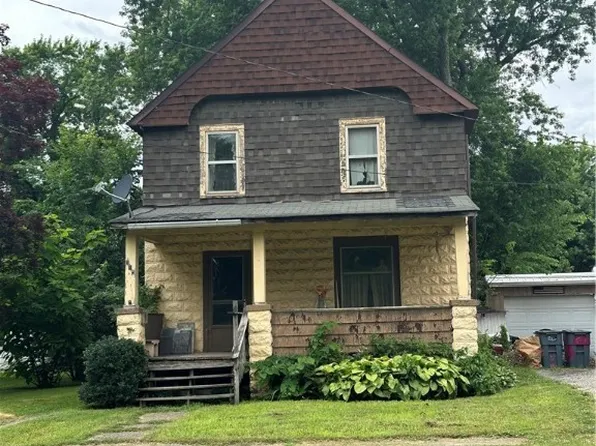 615 W 58th St, Ashtabula, OH 44004