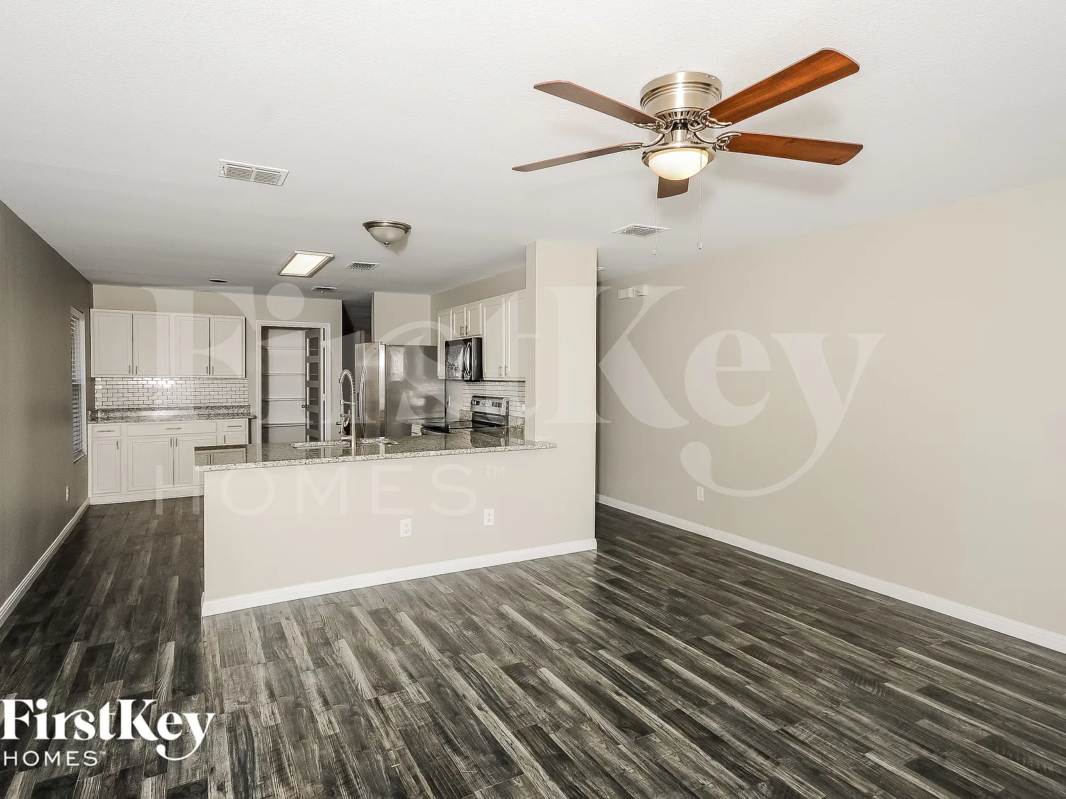 4 bed, 2.0 bath, 1965 sqft, $1,885 — Photo 2