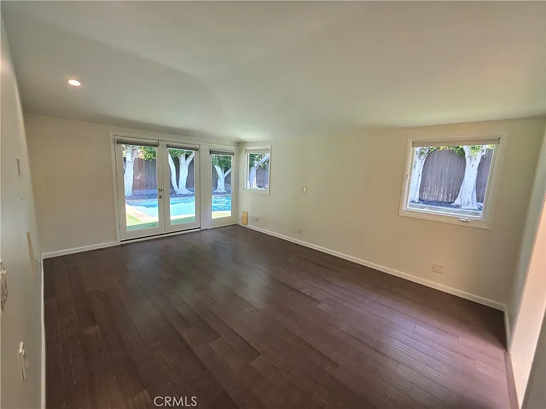 310 S Thurston Ave — Photo 39