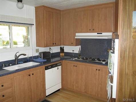 NEWLY REMODELED KITCHEN