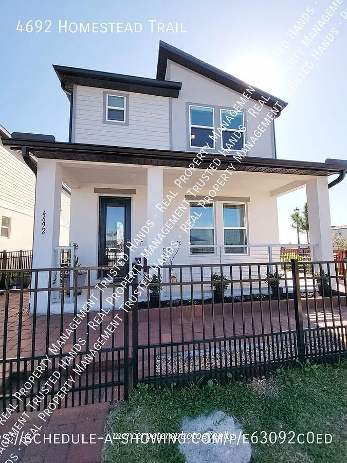 Beautiful New Construction Next to the Florida Turnpike Exit — Photo 1