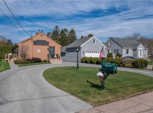 46 Berkeley Ct, Middletown, RI 02842