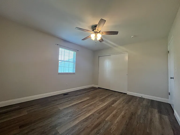 911 Terrace Ct — Photo 15