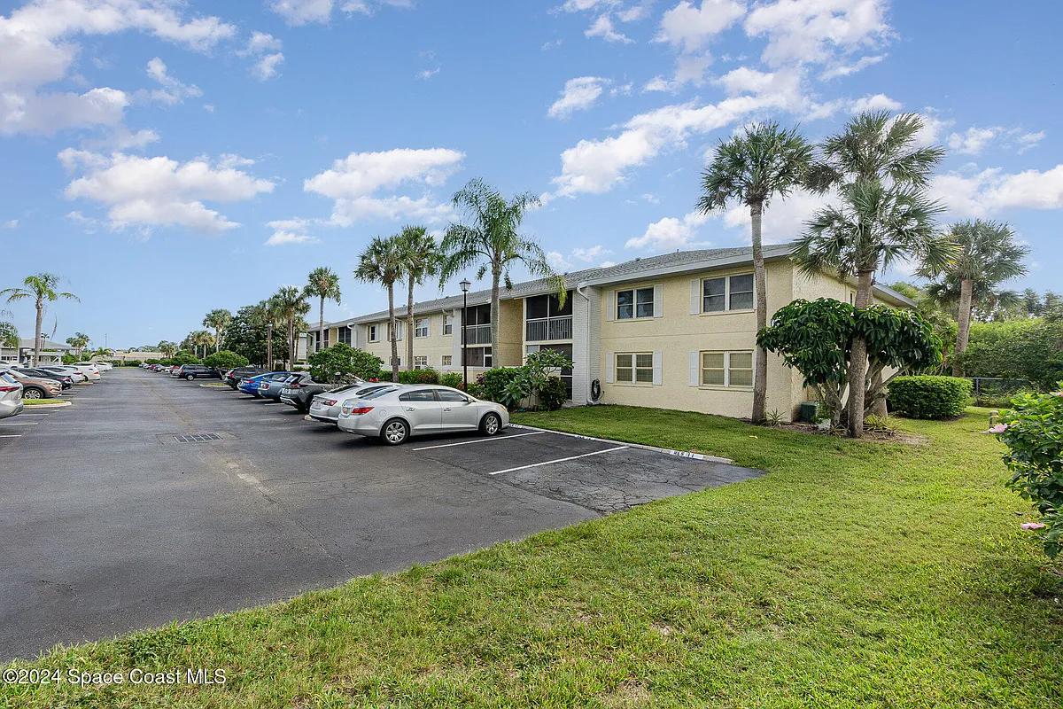 Building Photo - 993 Sonesta Ave NE #103