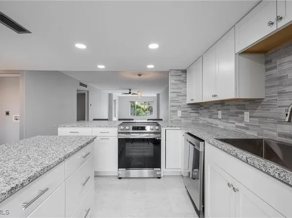 2244 Winkler Ave APT 207, Fort Myers, FL 33901