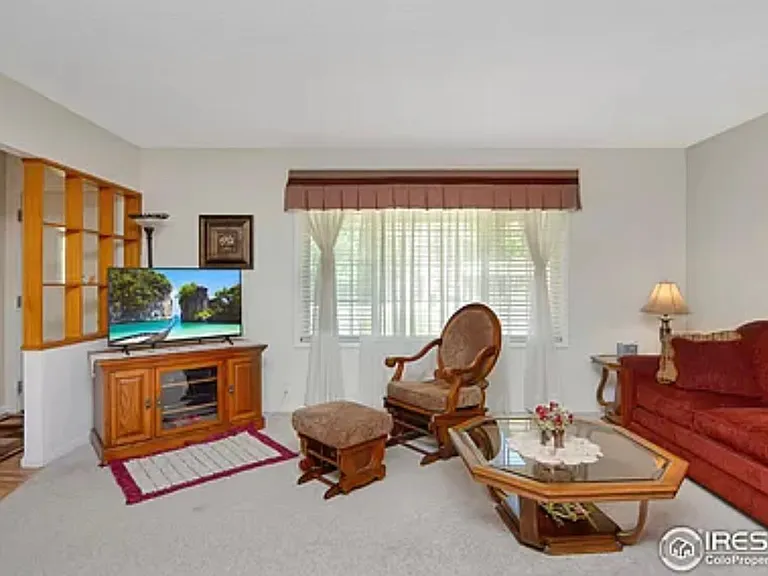 1421 Adams Cir — Photo 7