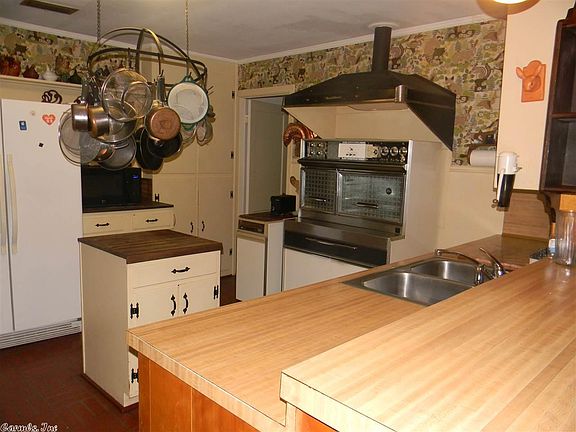 2nd image of 715 W 30th Ave
