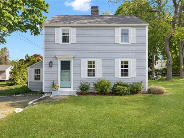 12 Nassau Ave, Narragansett, RI 02882