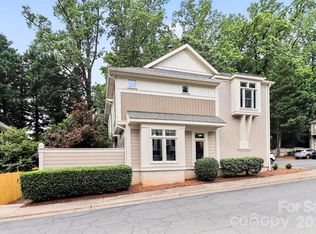 1073 Park West Dr, Charlotte, NC 28209